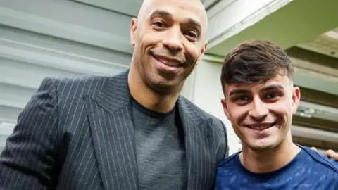 圖盧茲新任教頭諾維爾就任，指揮棒交於其手